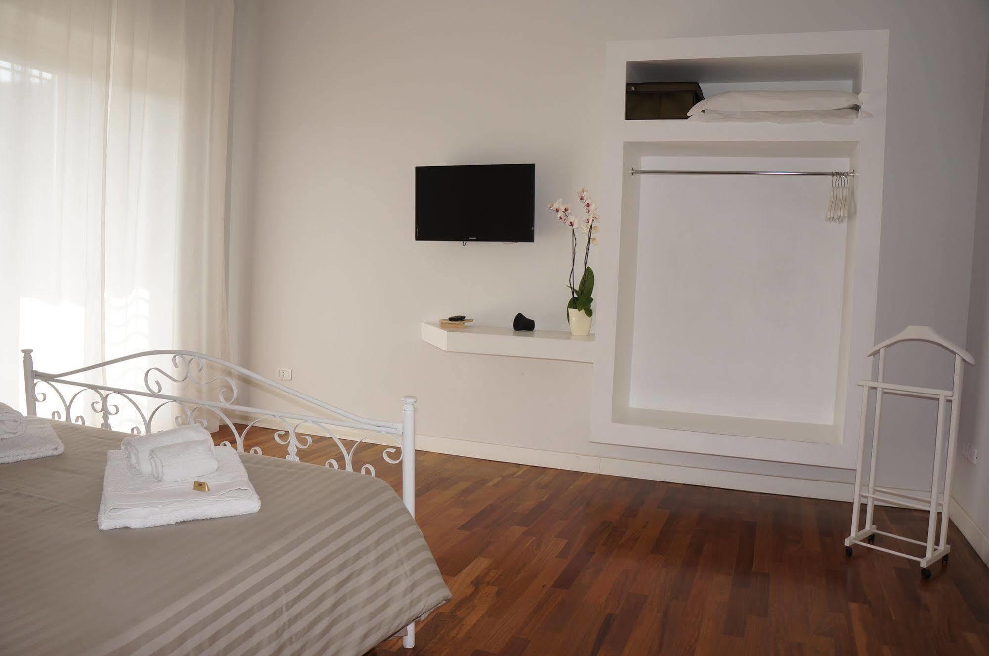 Bed and Breakfast Lullymia à Crotone Extérieur photo